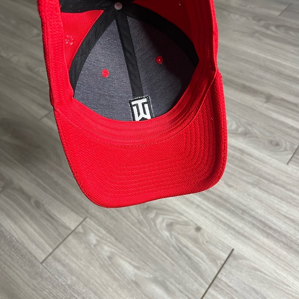 Nike Tiger Woods Golf Red Hat with Logo - Picture 5 of 10